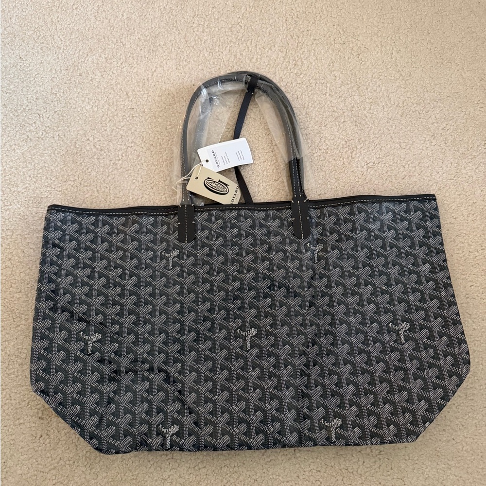 Brand New Goyard Saint Louis PM tote in grey